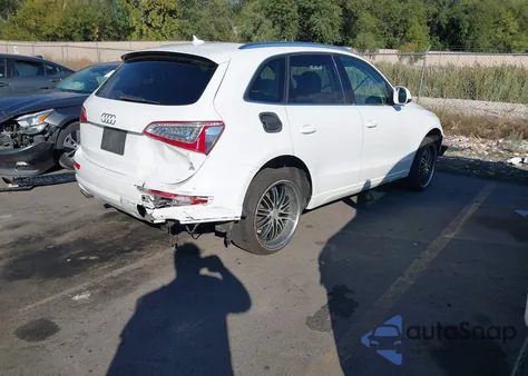 2010 Audi Q5 3.2 Premium z USA, uszkodzony, nr VIN WA1LKAFP9AA005365